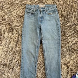 Everlane light wash Jean size 23 EUC